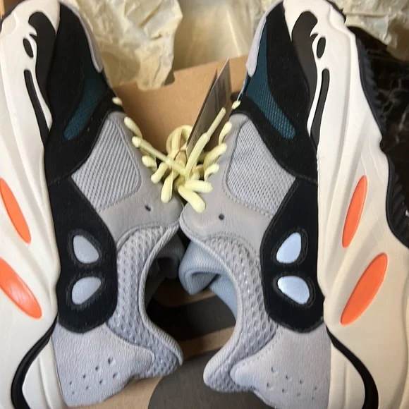 YEEZY BOOST 700 have only been tried on a couple times